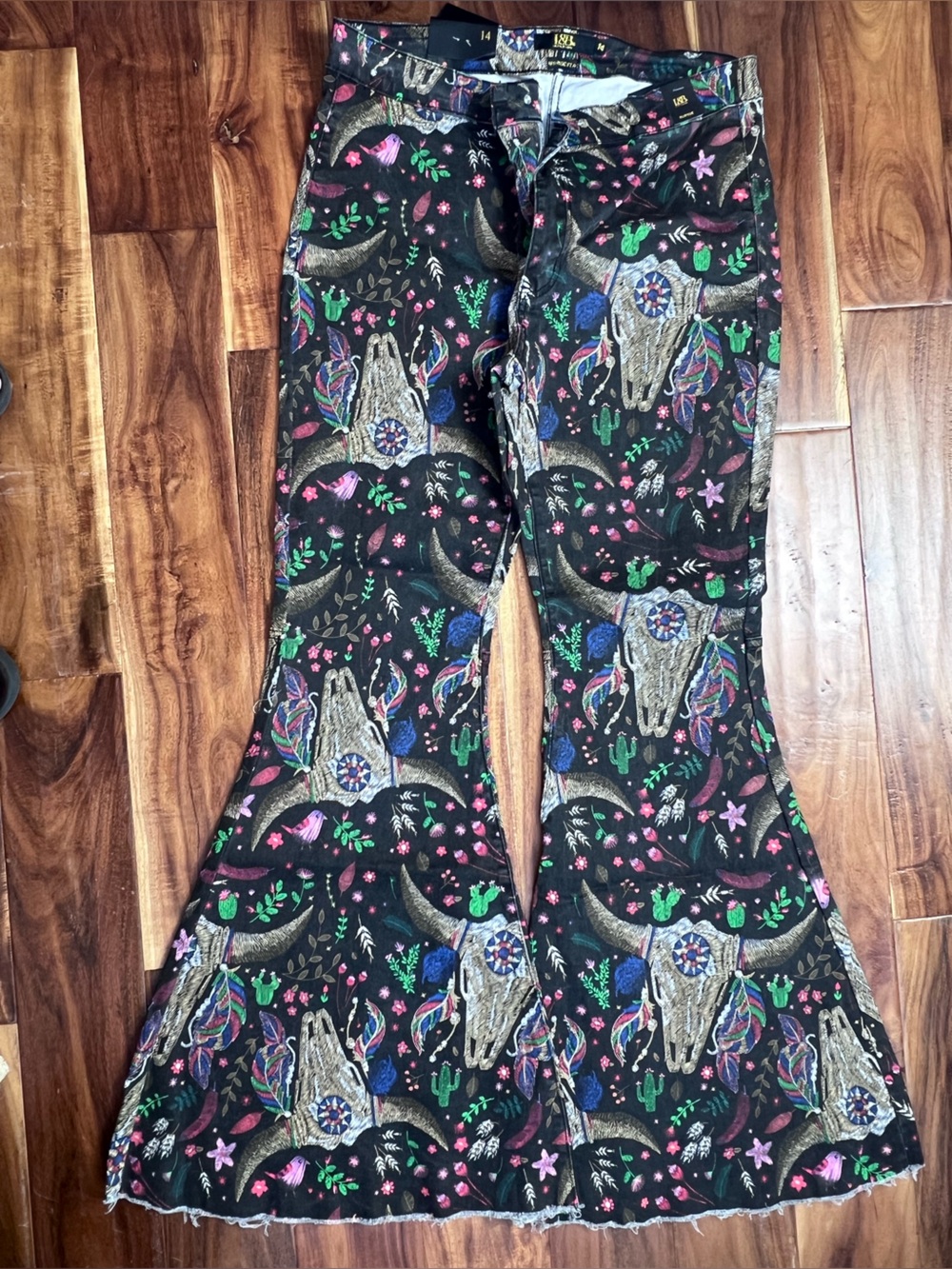 NWT L&B Women’s Cow Skull Western Flare Jeans sz 14